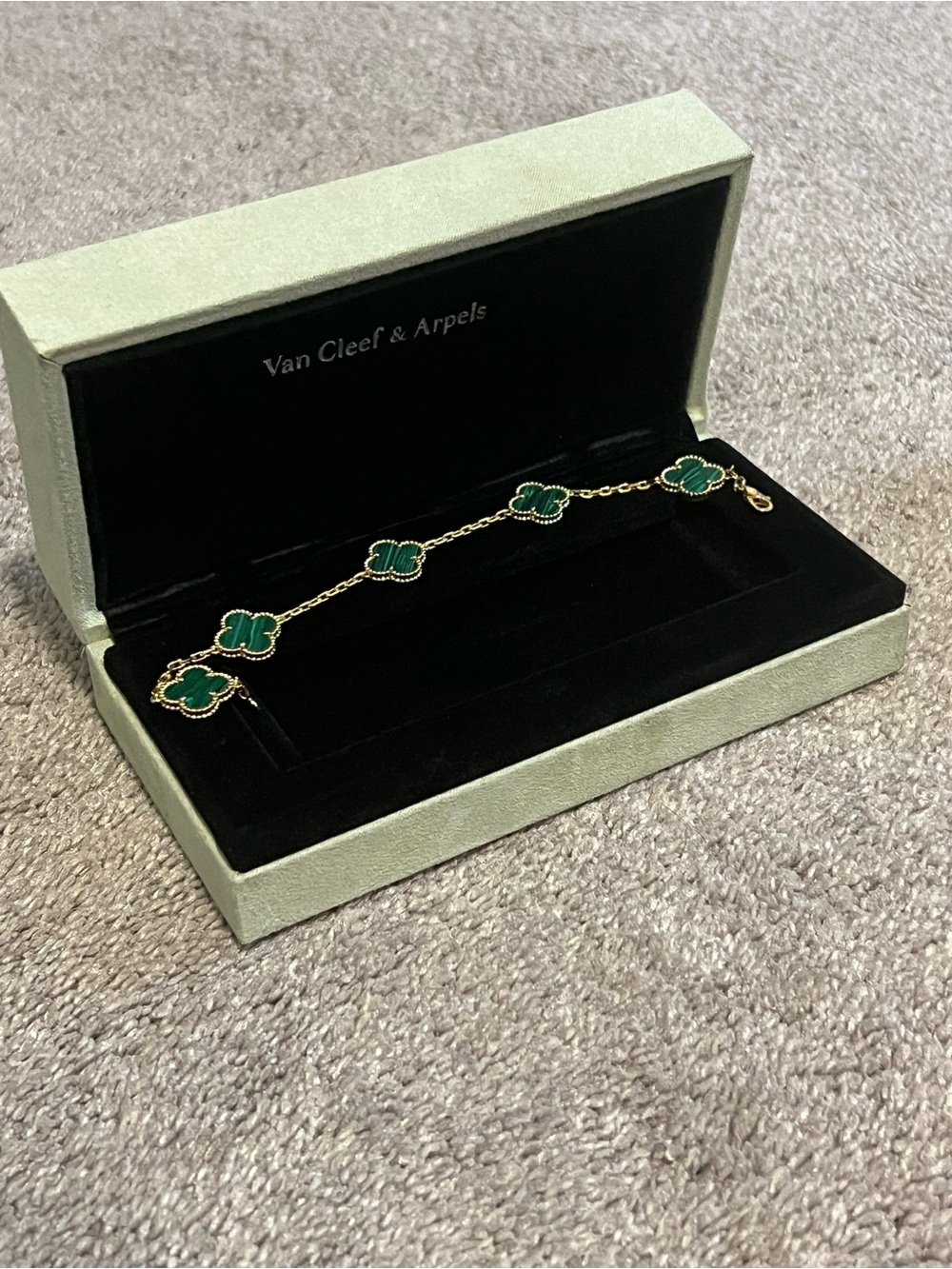 Replica of the VanCleef & Arpels Alhambra Green Chalcedony Bracelet - 5 Motifs